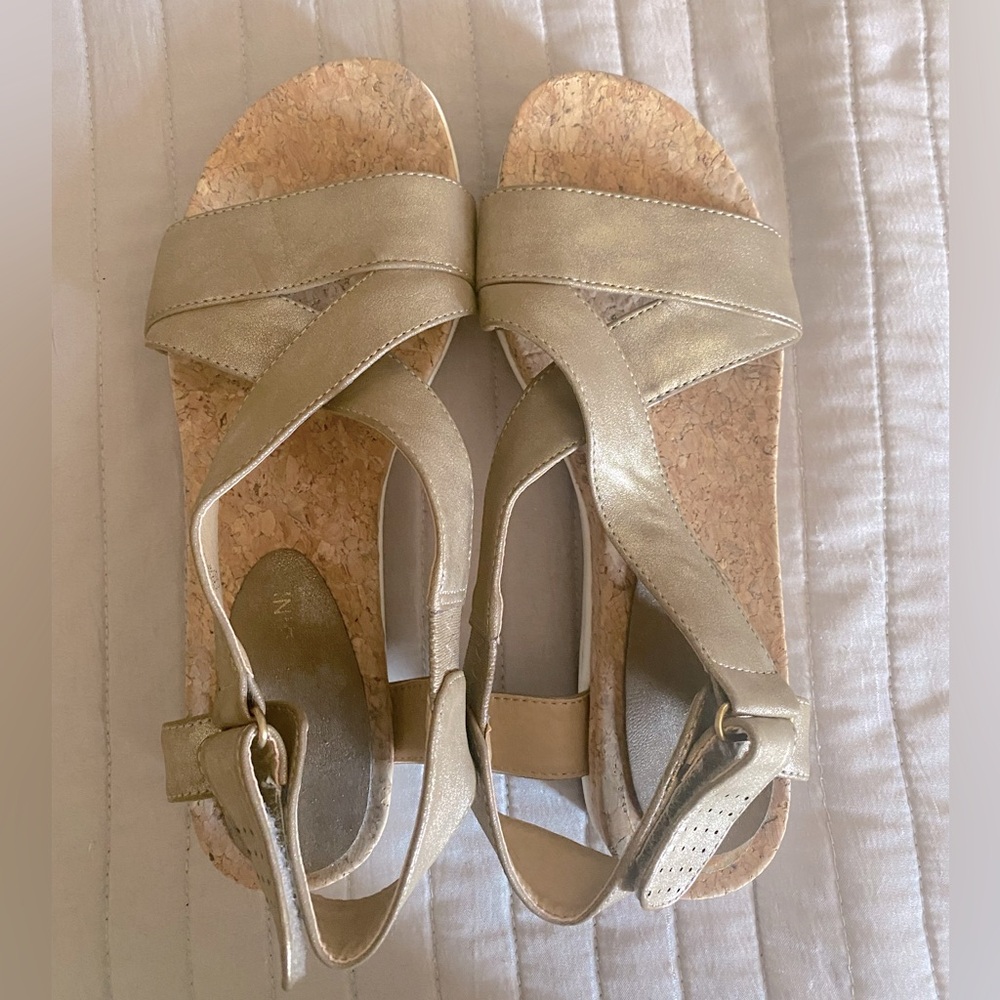 Adrienne Vittadini Gold Leather Sandals - Size 6